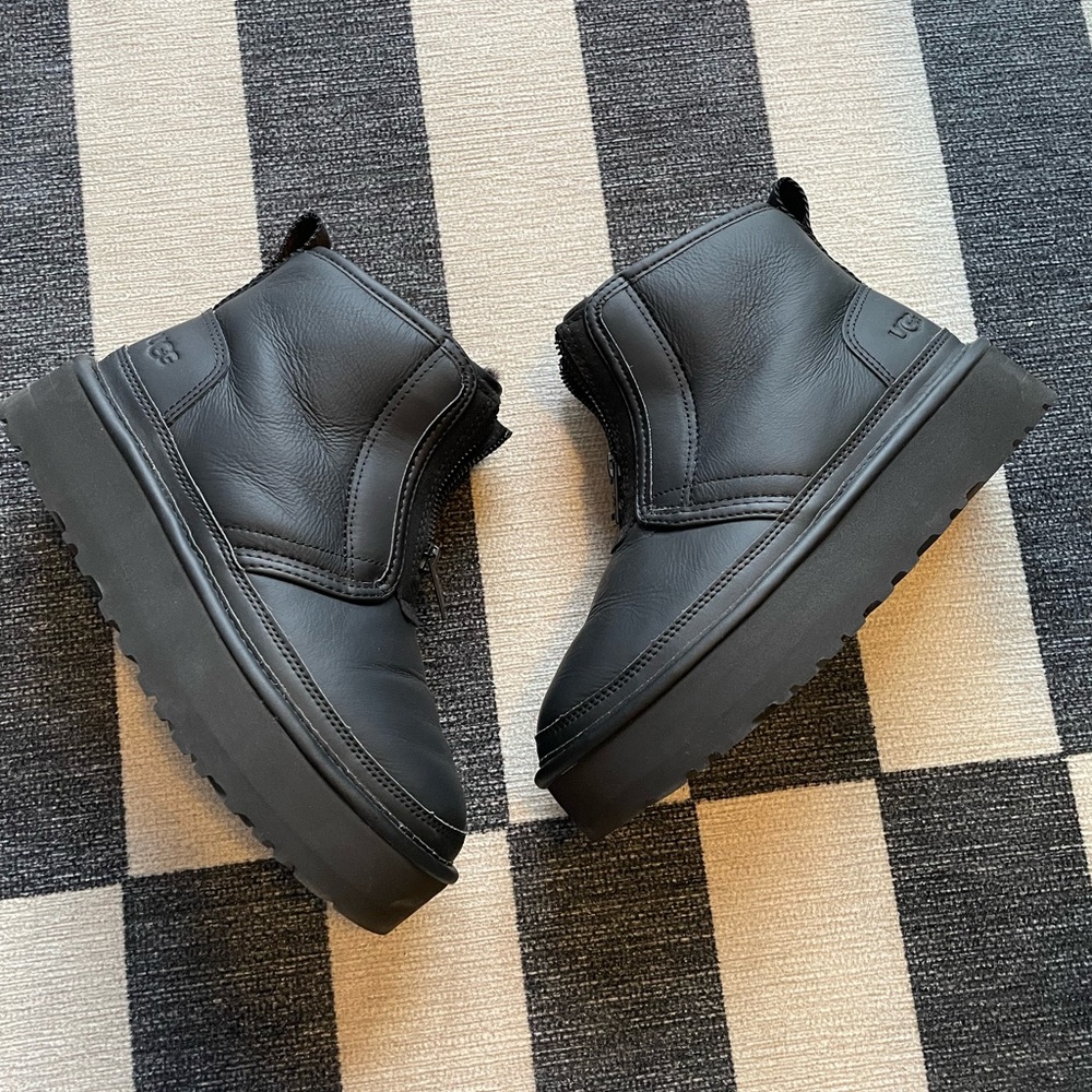 Black womens platform zipup neumal Uggs